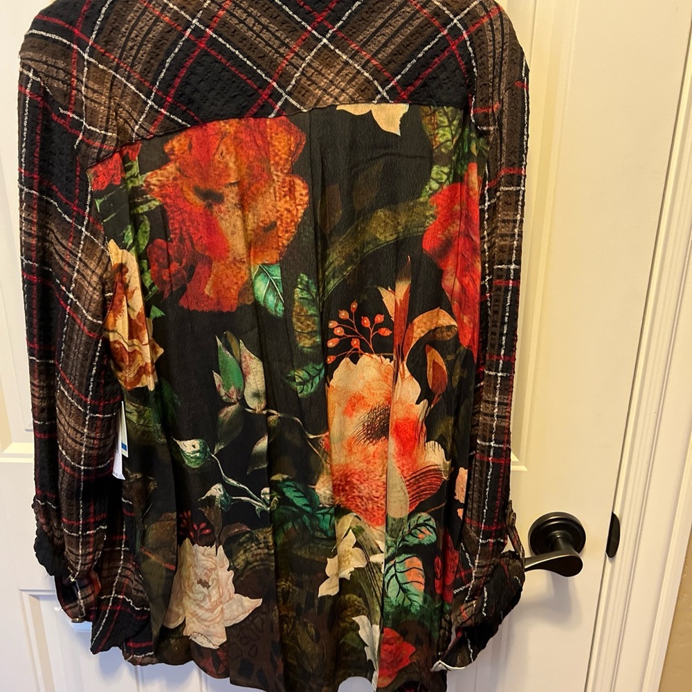 John Mark Beautiful Top Brand new